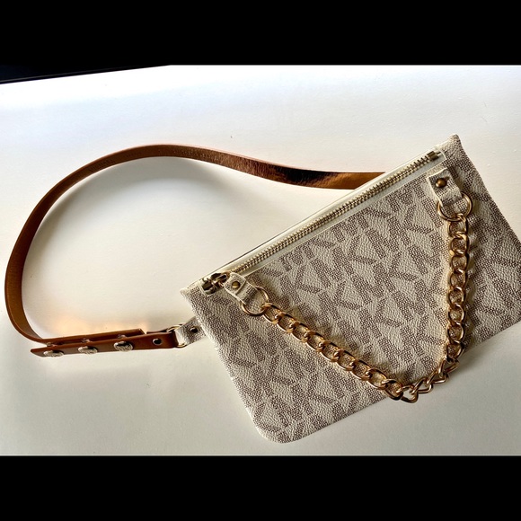 Michael Kors Fanny Pack Belt - Picture 2 of 7